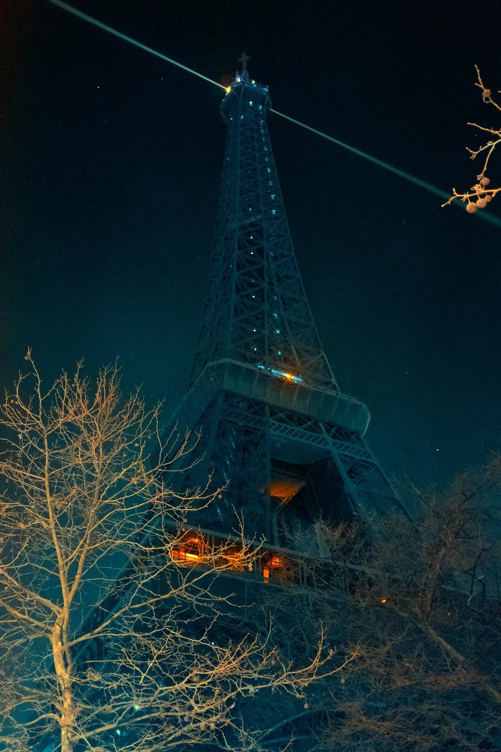 Amour en Paris: The Romance of the Eiffel Tower, Frankreich